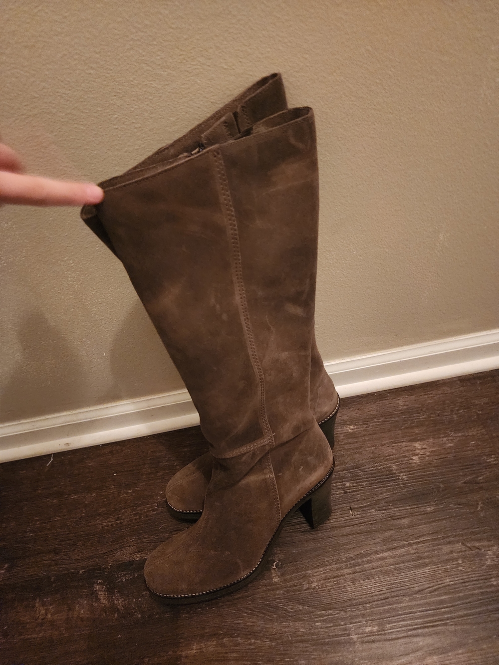La CANADIENNE Brown Suede Knee-High Heeled Boots